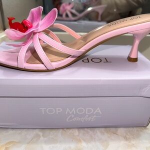TOP Moda Light Pink Floral Heels